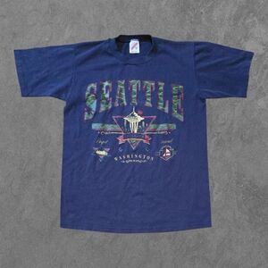 Vintage Seattle Space Needle Tourist T-Shirt 90s Single Stitch Shirt Medium